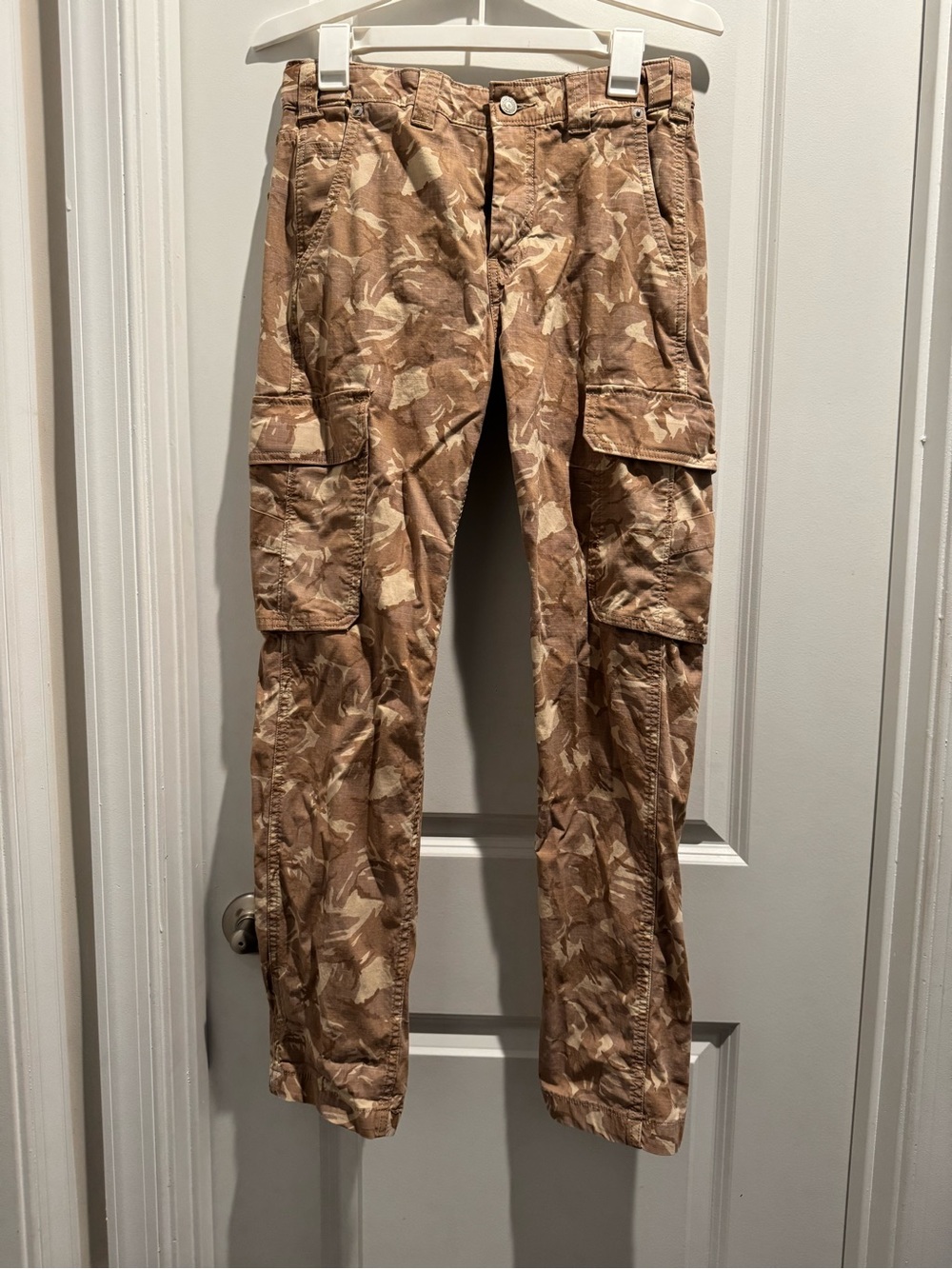 Levi's Brown Tan Camo Cargo Pants size 28x32
